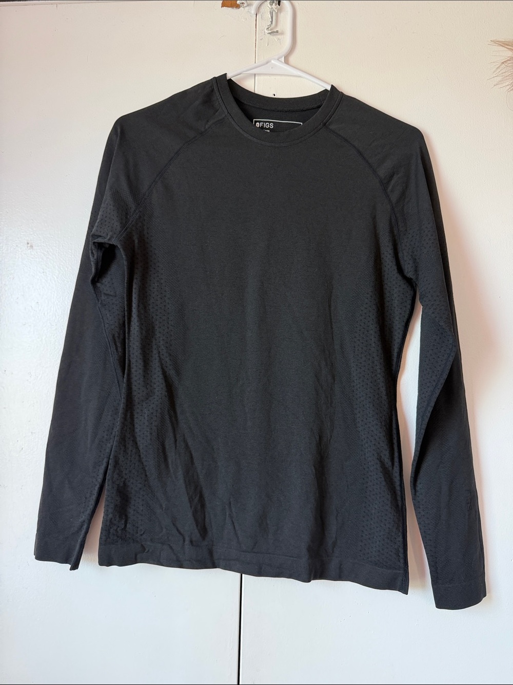 FIGS Women’s Seamless Undershirt in Black